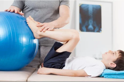 بهبود ناهنجاری قامتی در کودکان با انجام حرکات اصلاحی