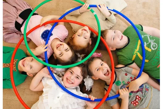 10 بازی جذاب و ساده برای کودکان در خانه