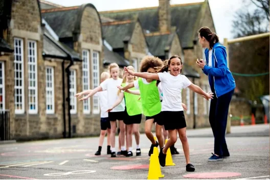 چگونه ورزش می تواند خجالت را در کودکان کاهش دهد؟